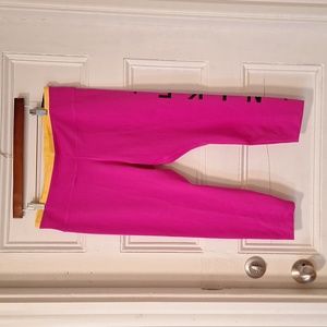 NWT NIKE Crop Leggings Size XXL